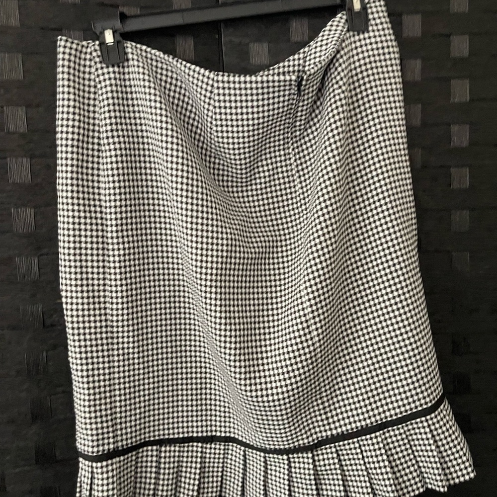 Checker skirt with a bow